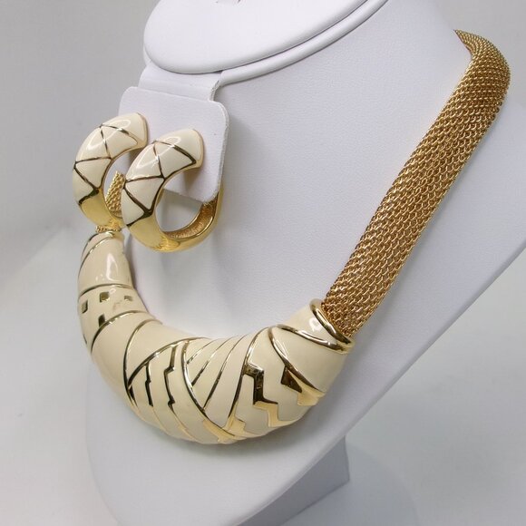 Vintage 80s Monet Ecru Enamel Gold-Plated Necklace & Clip Earring Jewelry Set - Picture 2 of 4